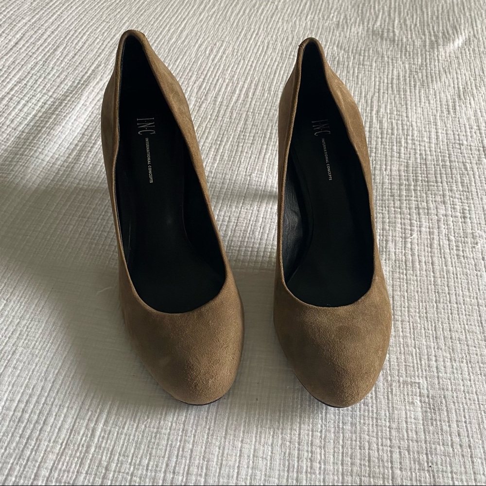 Suede pumps